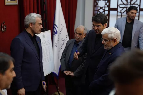 عارف؛ از راهبردهای کلان نظام مالیاتی تشکر می کنم / سامانه جوامع قوانین مالیاتی کار بسیار ارزشمند و الگویی برای سایر دستگاه‌ها است  مدنی زاده؛ هوشمندسازی مالیاتی یکی از راهبردهای اصلی وزارت اقتصاد  سبحانیان؛ شفافیت مقررات در حوزه مالیات مطالبه رئیس جمهور ب