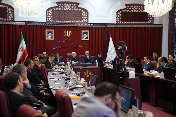 باید با فرار مالیاتی و دانه‌درشت‌ها برخورد جدی شود / قانون باید تسهیل‌گر باشد نه محدودگر