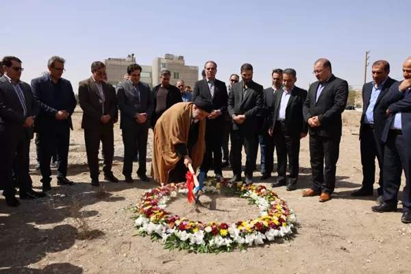 آیین کلنگ‌زنی احداث ساختمان جدید مالیاتی در غرب استان تهران برگزار شد