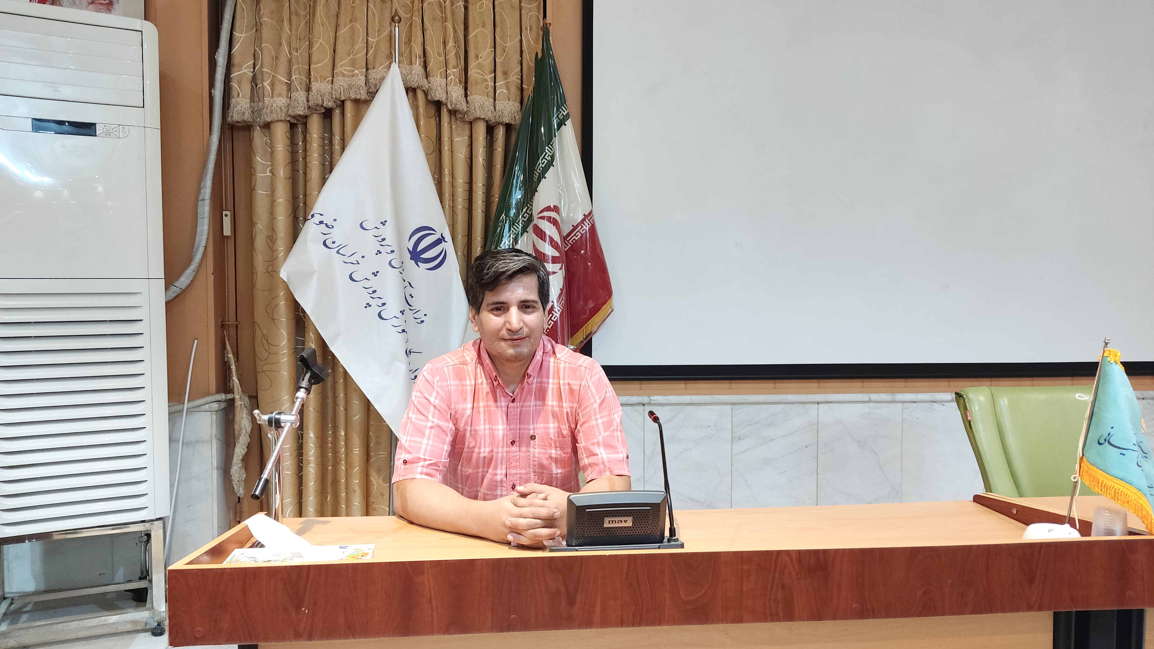 احمد 09150779688